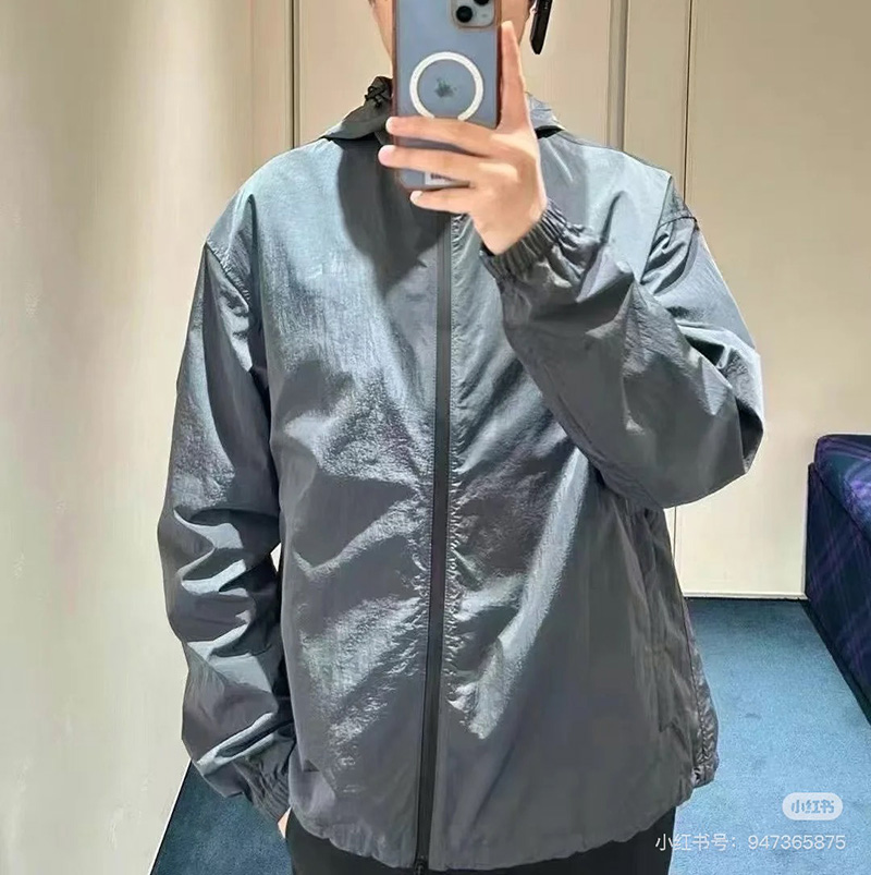 버버리 EKD 배지 나일론 자켓 마그넷 81063891