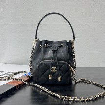 샤넬 25FW 체인 포켓 버킷백 블랙 AP4775