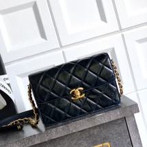 샤넬 미니 플랩 백 페이턴트 램스킨, 골드 메탈  AS5618