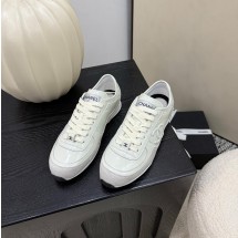 샤넬 CC 로고 퀄팅 레더 로우 스니커즈 25FW G46372