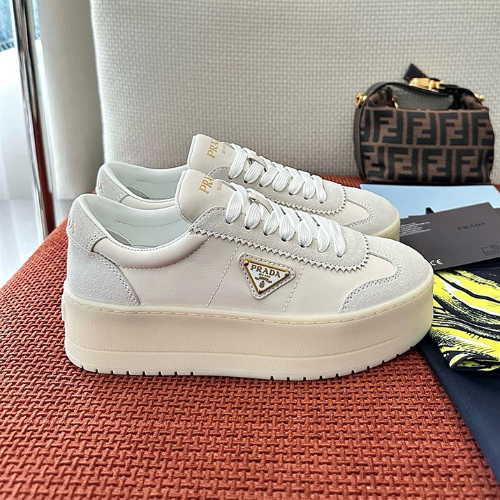 프라다 패딩타운 볼드 나일론 1E928N