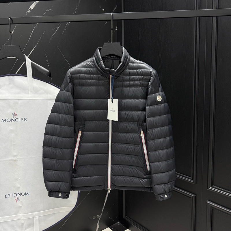 몽클레르 캐주얼 로고 나일론 다운 남성 2컬러 0911A1090053279999  J