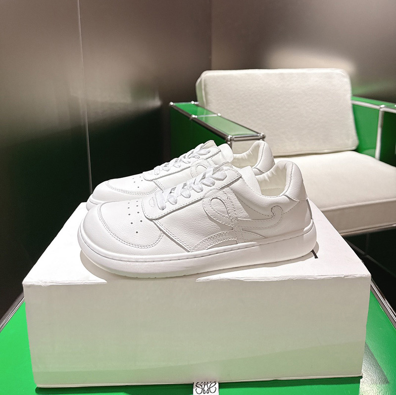 로에베 라프리마 LOEWE 남여공용 스니커즈 화이트 M816282XBN