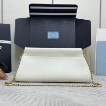 프라다 25FW 숄더백 체인스트랩 화이트 1BC262