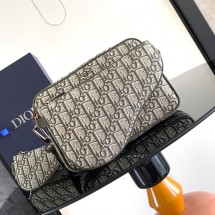 디올 가방 크로스백 새들 파우치 43E 1ADPO276CDP