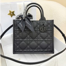 디올 북 토트백 스몰 까나쥬 블랙 M1325SLOI_M900