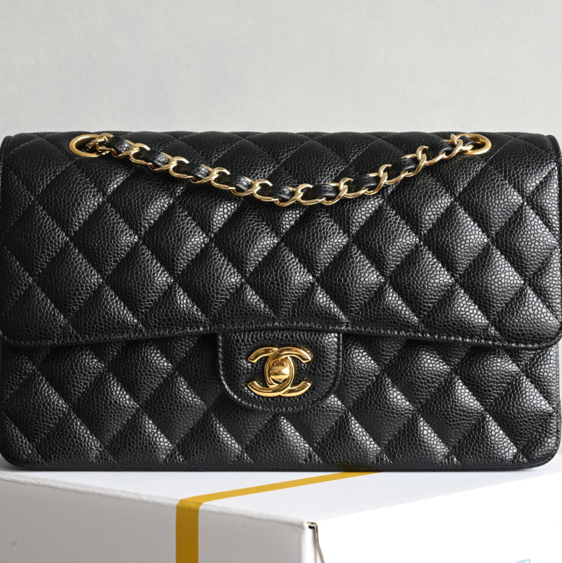 샤넬 클래식 미듐 캐비어 플랩백 금장 A01112
