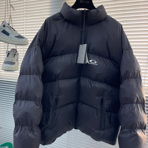 발렌시아가 패디드 자켓 스탠다드 Puffer 다운 남여공용 852049TNO121000   C