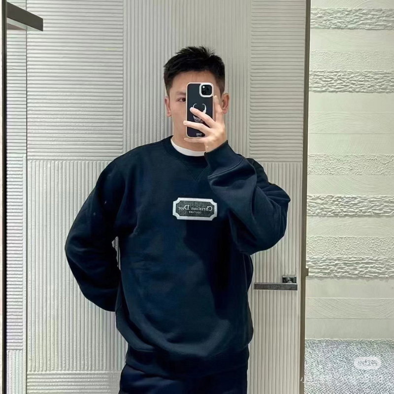 디올  프론트 로고 패치 맨투맨  블랙 243J693A0531   F