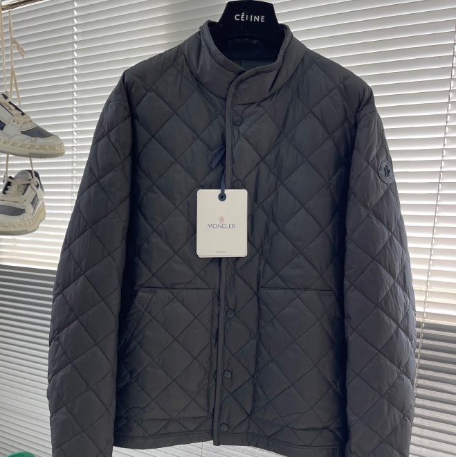 몽클레르 우아즈 다이아몬드 퀼팅 숏 다운 재킷 2컬러 K20911A00084597X2779   C