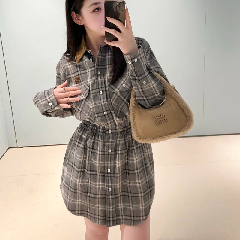 미우미우 버튼 체크 패턴 미니 드레스 MF6159   Y