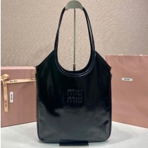 미우미우 26SS 여성 아이비 레더 토트백 5BG311