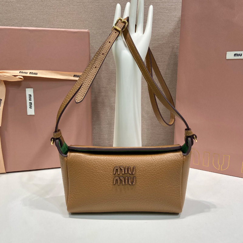 미우미우 숄더백 가죽 파우치 5NF462