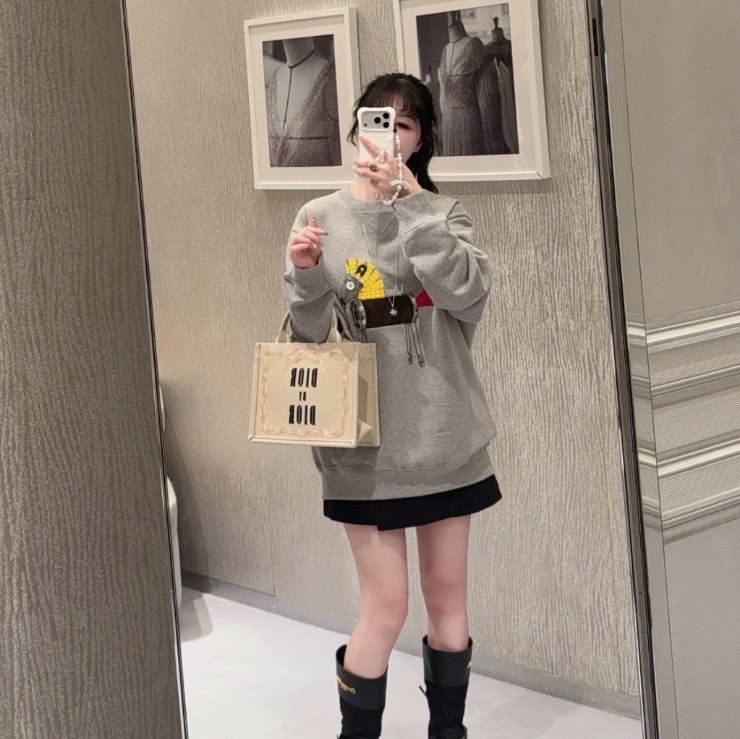 디올 홀스 자수 스웨트셔츠 맨투맨 플리스 683j625a0531  H