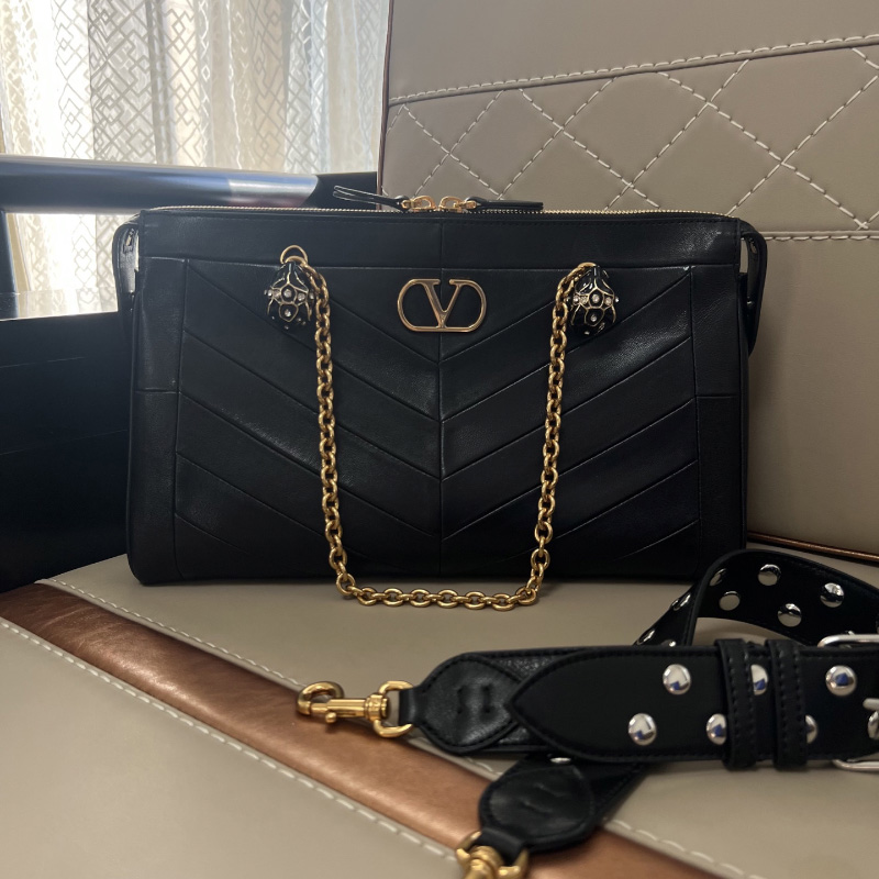 발렌티노 판테아 역브이헤링본패턴 양가죽 숄더백 여성 3컬러 WB0S70UYFDN3