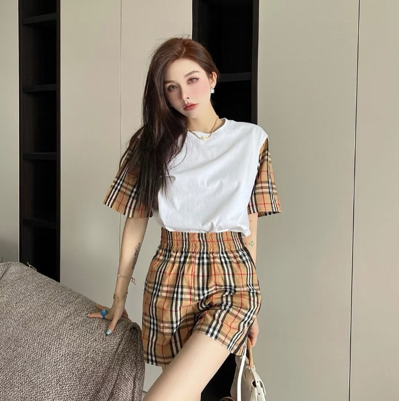 버버리 여성 캐릭 체크 소매 코튼 티셔츠 2컬러 80427161 H