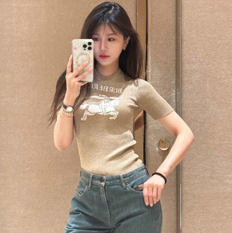 버버리 울 블렌드 탑 슬림핏 메탈릭 아카이브 베이지 골드 81185591  D