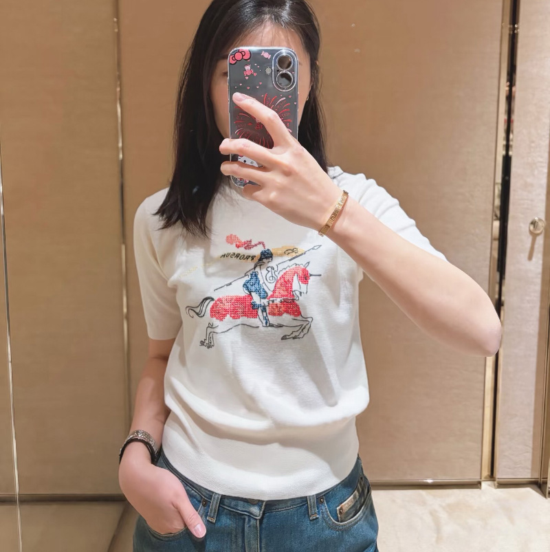 버버리 EKD 크로스스티치 탑 8118593  D