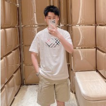 버버리 릴렉스 핏 체크 나이트 스탬프 코튼 티셔츠 2컬러 81280731  H