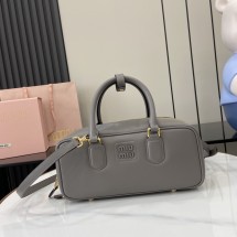 미우미우 아르카디 라지 토트백 그레이 5BB148