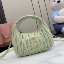 미우미우 완더 마테라쎄 여성 호보백 5BC125AN88