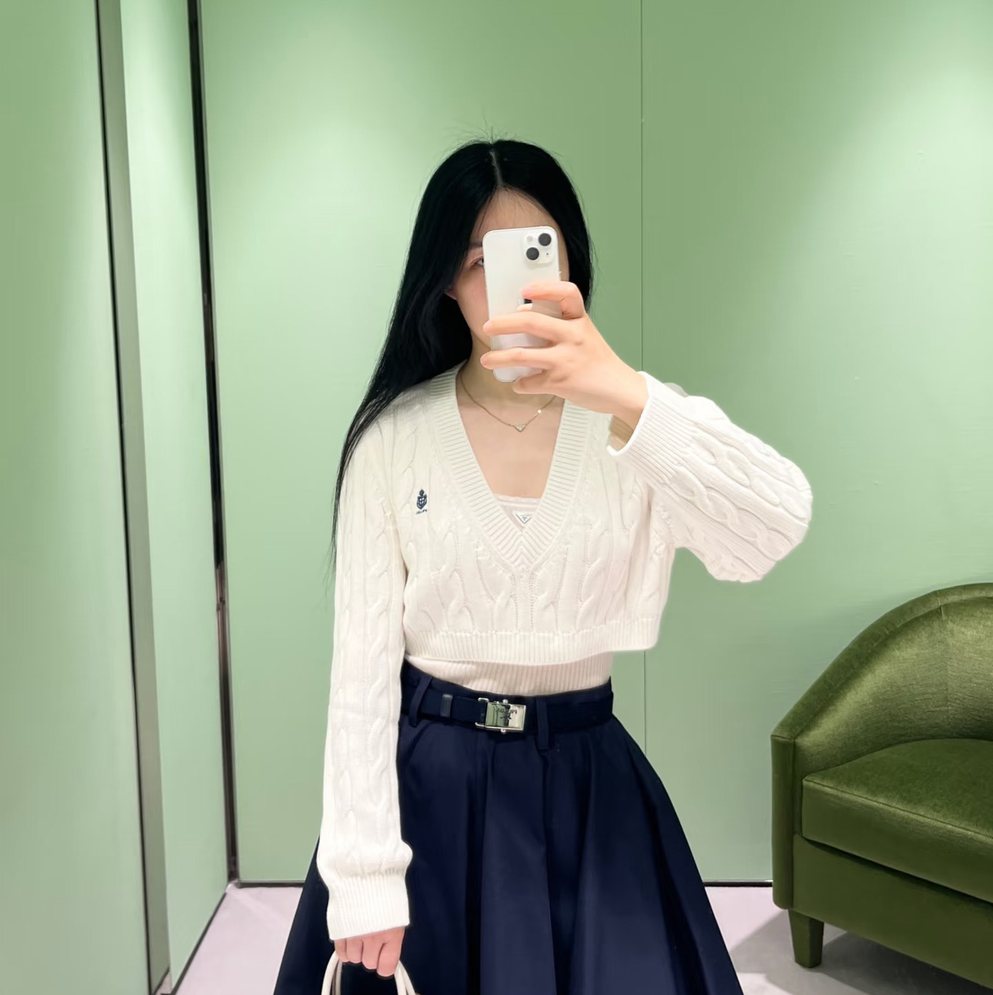 프라다 브이넥 코튼 스웨터 P24D3N  H