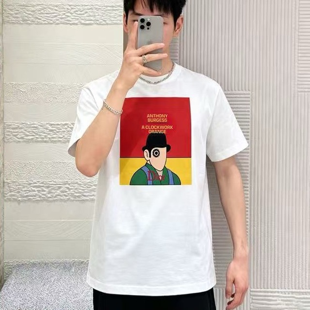 디올 북 커버 프린트 반팔티 캐주얼 핏 남여공용 멀티 컬러 693J655A3947  Y