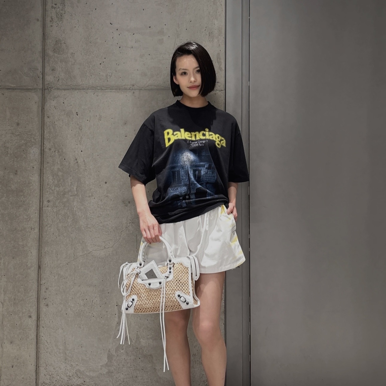 발렌시아가 반팔 남여공용 티셔츠 764235TUVO61041  Y