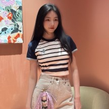 펜디 크롭드 티셔츠 화이트 블루 스트라이프 FS9786AOUOF1W19  Y