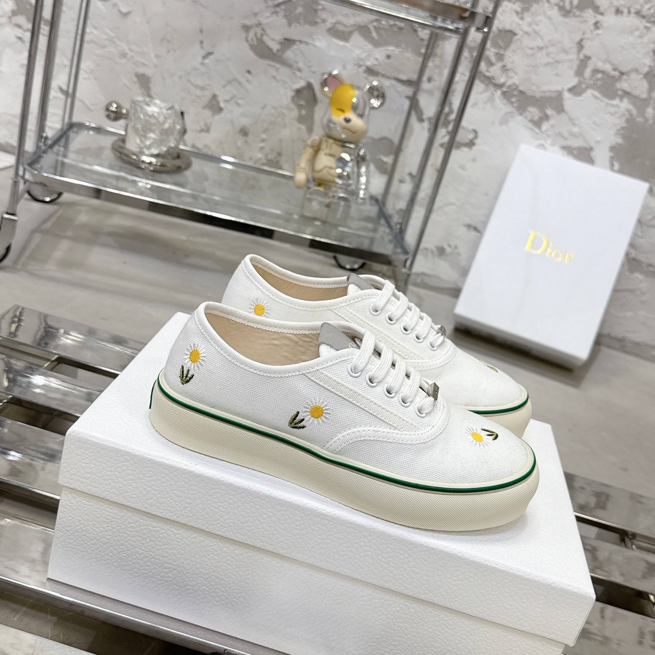디올 아무르 솔트윈드 남여공용 3.5CM 스니커즈 3SN348ACX