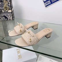 디올 까나쥬 힐 뮬 퀼티드 까나쥬 램스킨 3.5CM 베이지 KCO546CQL