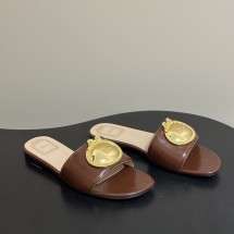디올 메달리옹 버클 슬라이드 슬리퍼 브라운 KCO694LAB