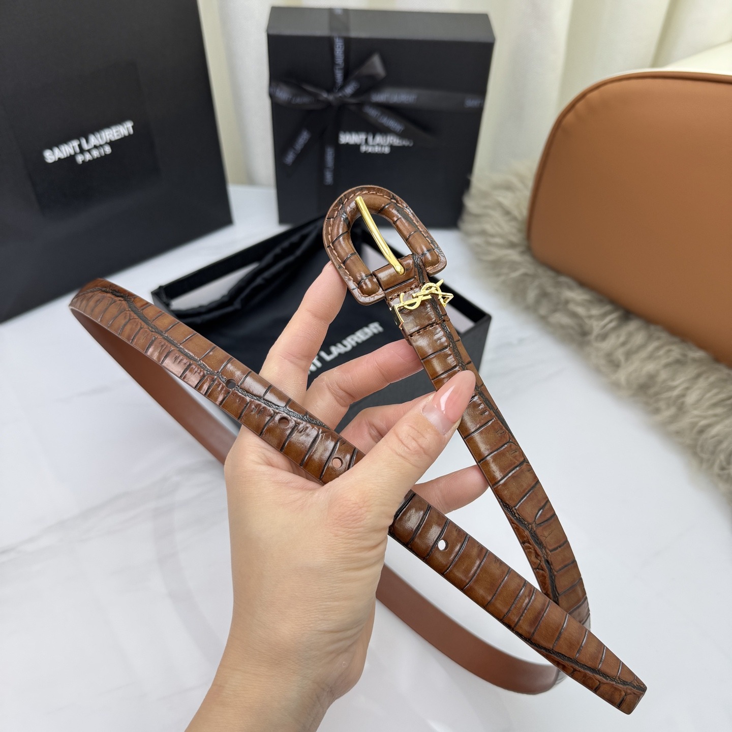 생로랑 26SS  카상드르 커버드 U 버클 씬 벨트 금장 은장 브라운  848841