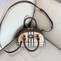 버버리 미니 하이랜드 볼링백 샌드 베이지 81152811