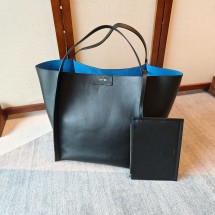 셀린느 26SS 미디엄 블랙 토트백 123422T83