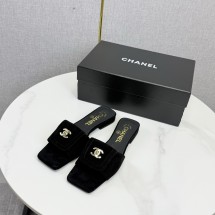 샤넬 26SS 턴락 CC 스웨이드 뮬 샌들 굽1.5CM 블랙 G47213  JM