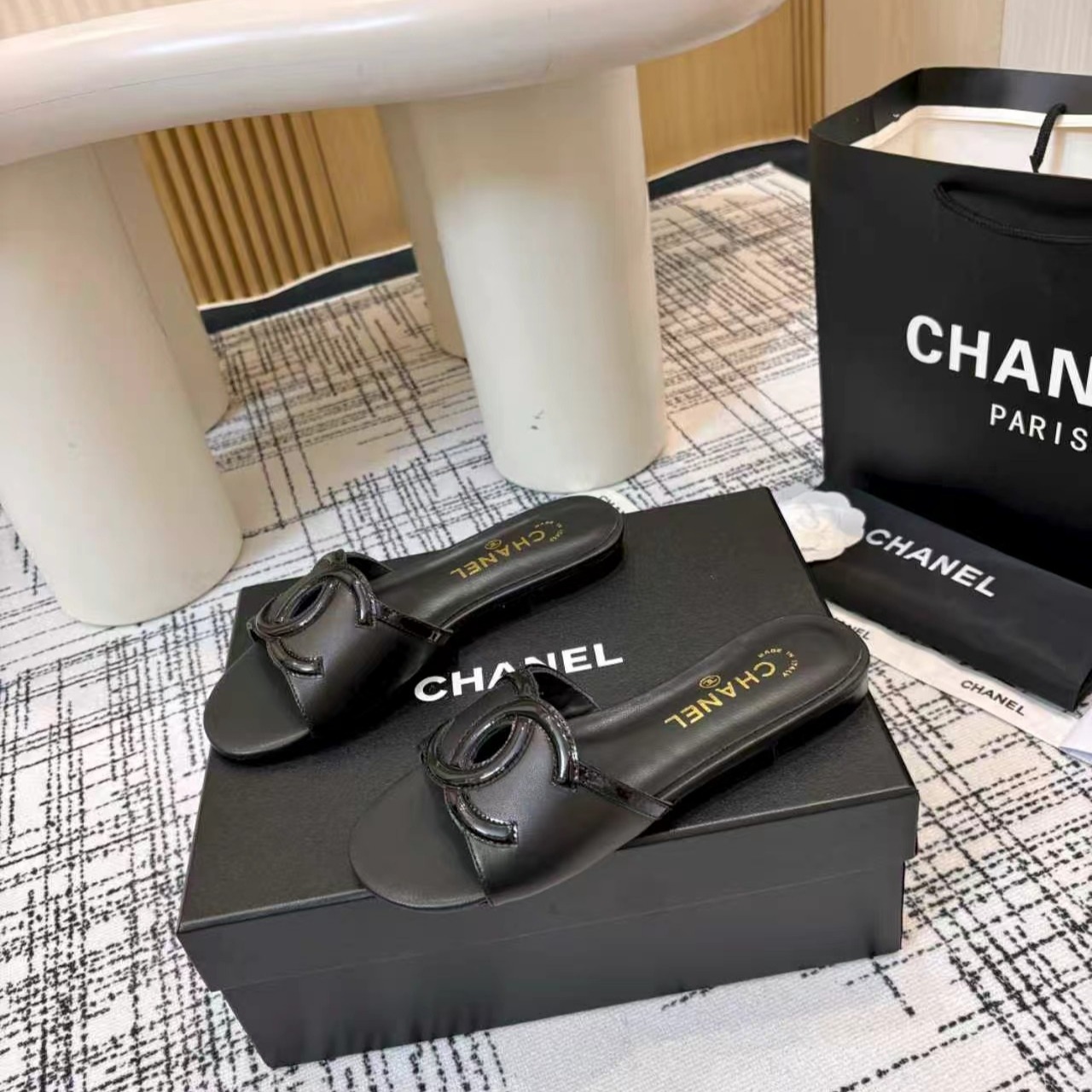 샤넬 뮬 샌들 플랫 CC로고 램스킨 블랙  G47260  JM