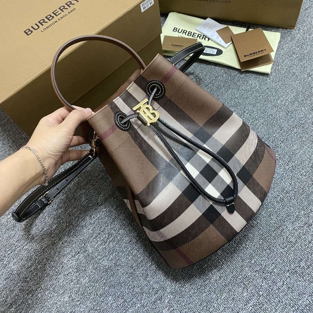 버버리 체크 레더 스몰 TB 버킷 백 80630701
