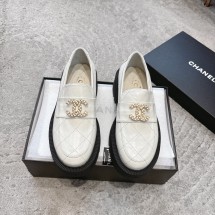 샤넬 CC로고 카프스킨 로퍼 화이트 여성 G45921 JM
