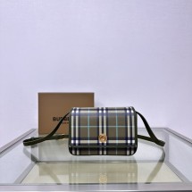 버버리 HAMPSHIRE 체크 크로스 바디백 2컬러  80739071
