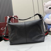 구찌 브레라 가죽 미디엄 블랙 크로스백 866938