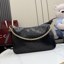 구찌 레이디 루네타 체인 가죽 미디엄 숄더백 A006OA