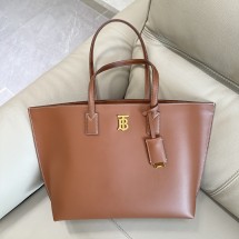 버버리 모노그램 모티프 레더 미디엄  탠 토트백 80525031