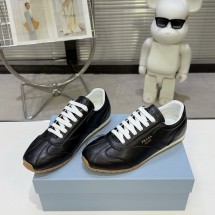 프라다 나파 가죽 스니커즈 1E152O JM